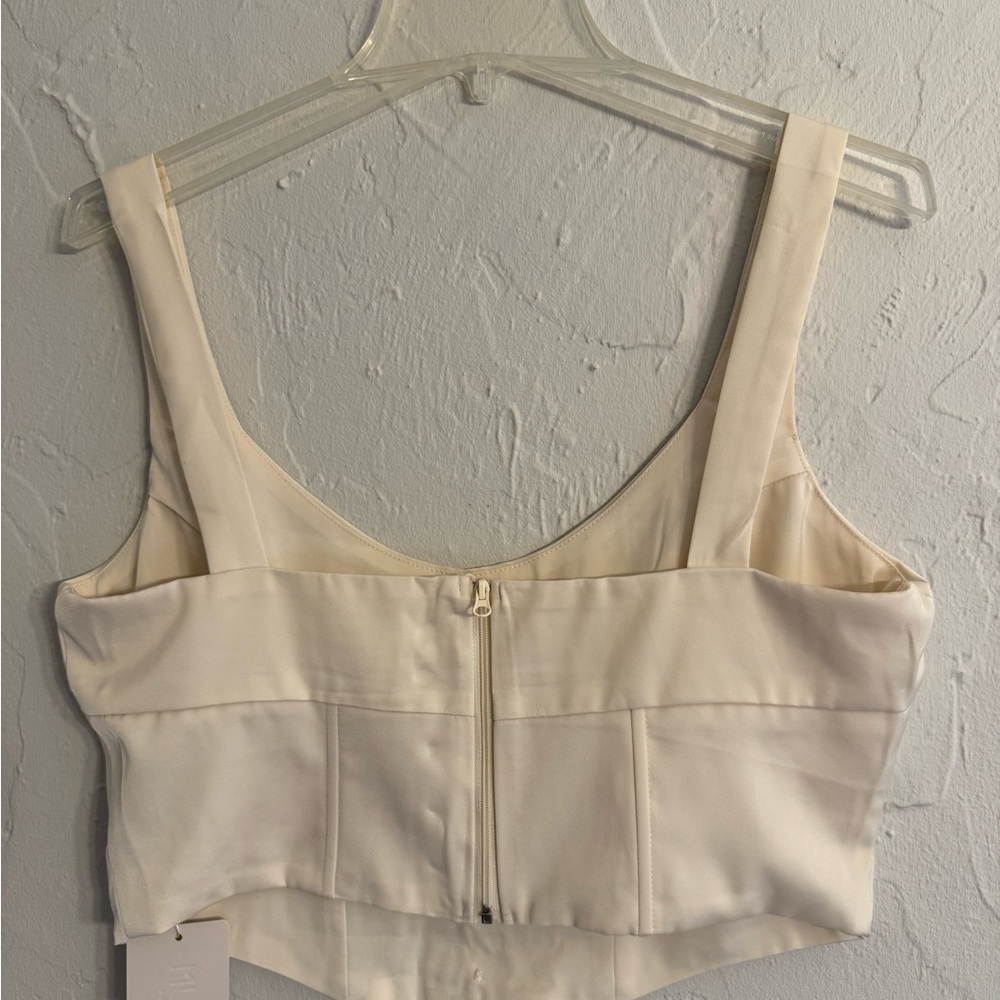 Zara Cream Button-Front Crop Top - Picture 2 of 3